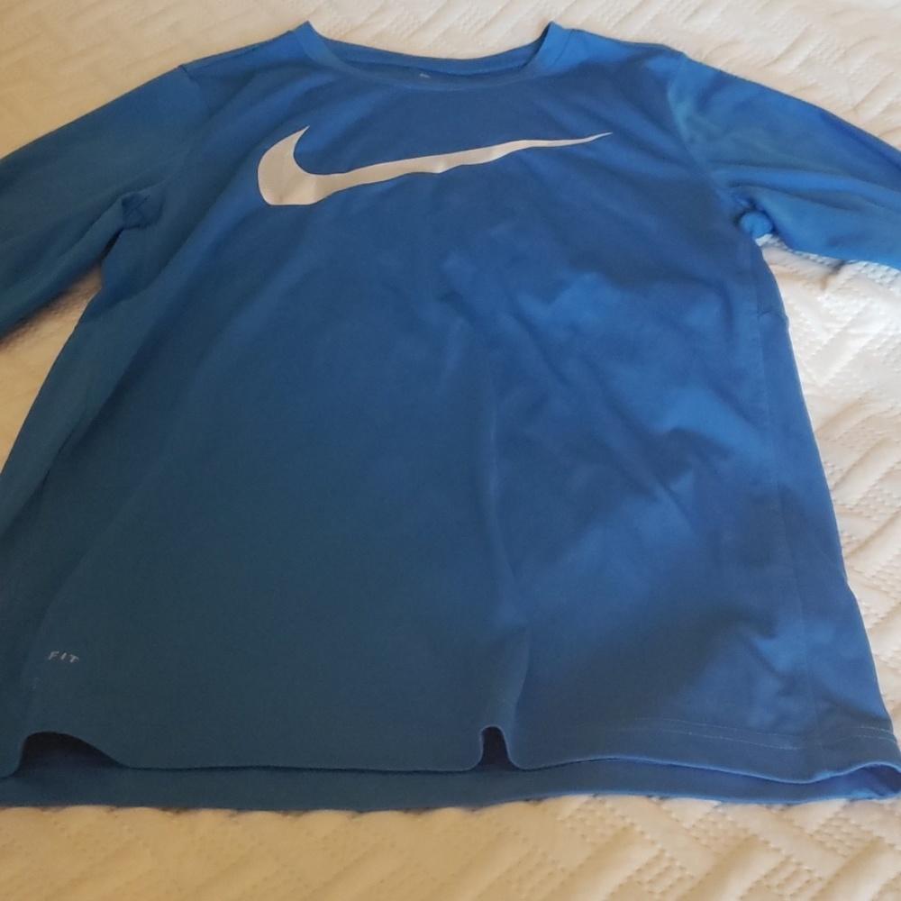 Nike dri-fit long sleeve t-shirt